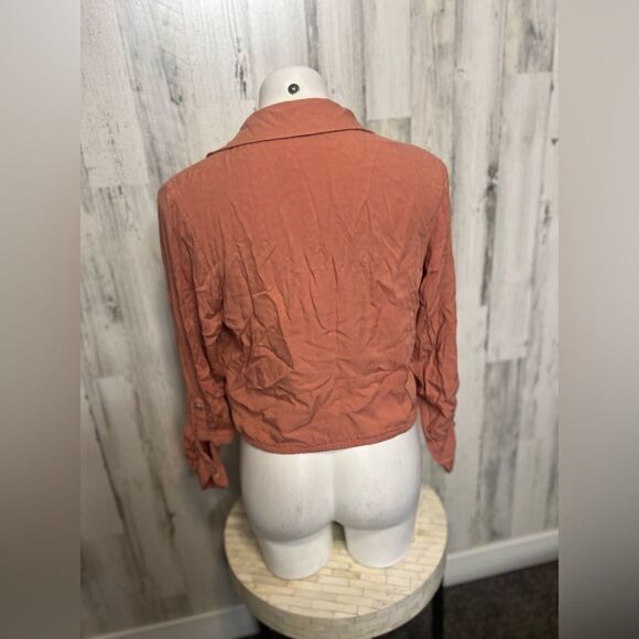 Button up - Picture 4 of 5